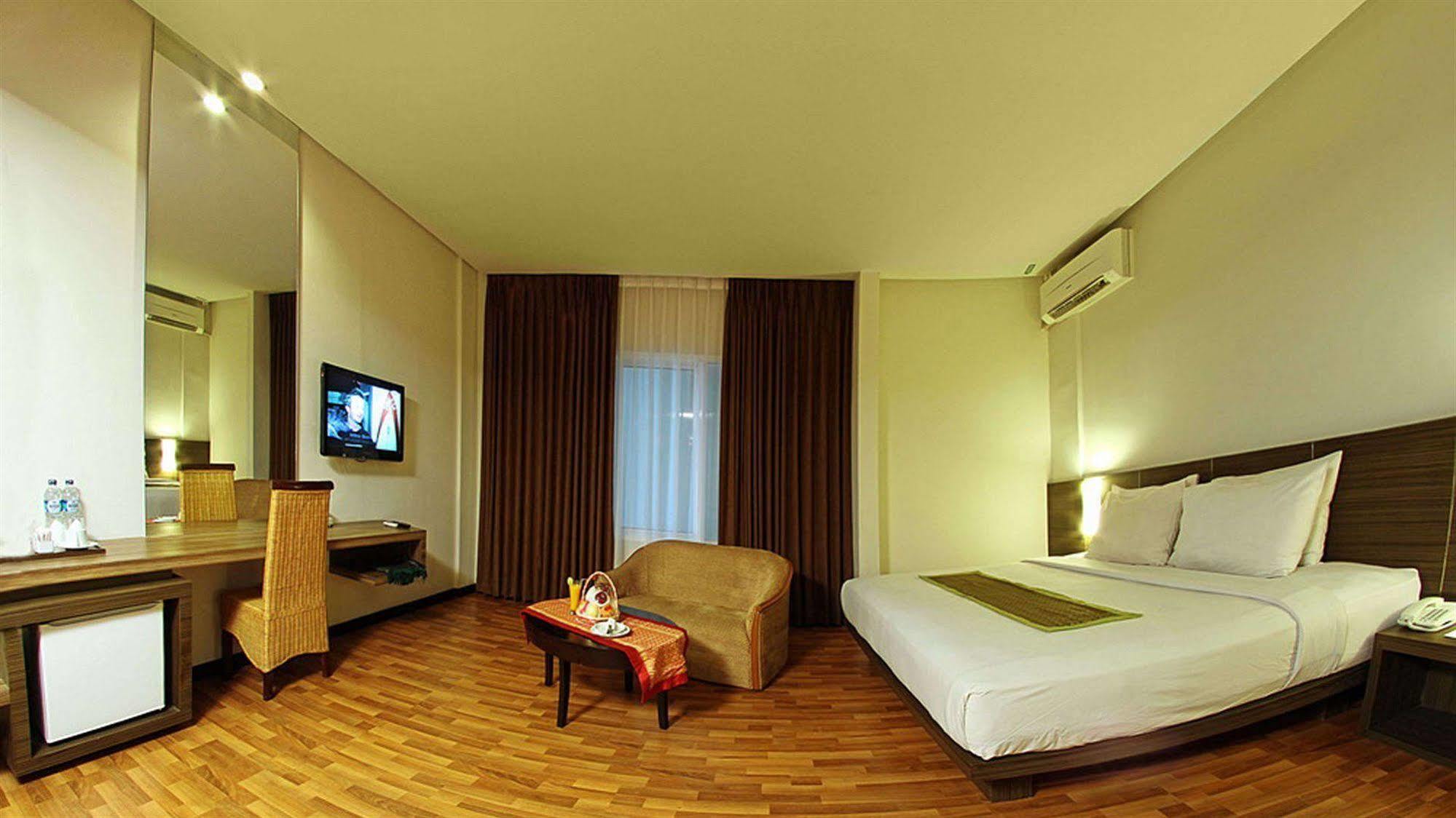 Hotel Pangeran City Padang  Exterior foto